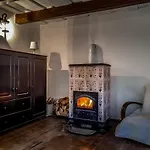 Wild Boar - Romantic Getaway Holiday home *