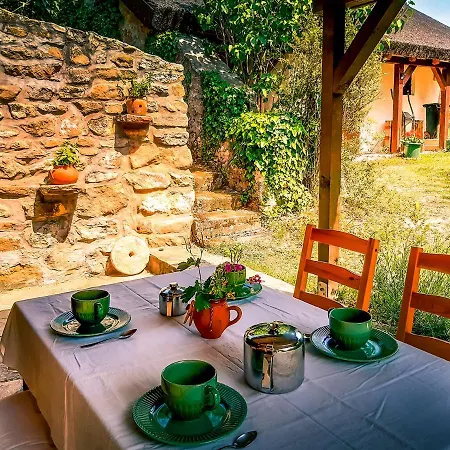 Wild Boar - Romantic Getaway *